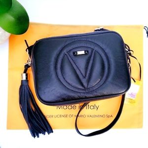 🆕️VALENTINO Leather Camera Crossbag